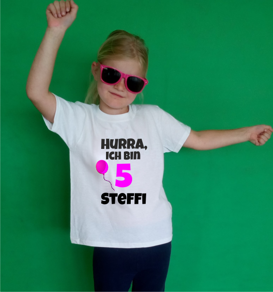 T-Shirt Geburtstag Kinder mit Namen Hurra, ich bin ....Mädchen - zum Schließen ins Bild klicken